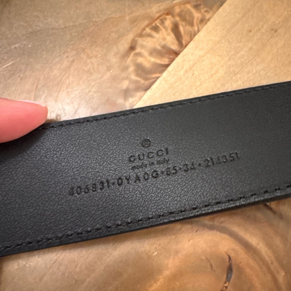 Gucci Black Belt with Gold GG Buckle- fits a size 26/27 waist - Picture 5 of 13